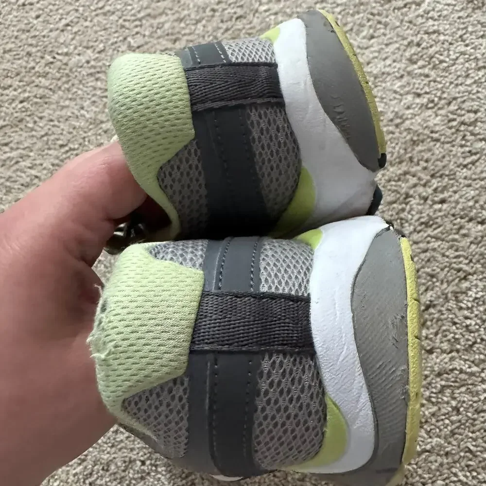Vionic Tokyo Grey & Light Green Mesh Sneakers Athletic Shoes Women's Size 8.5